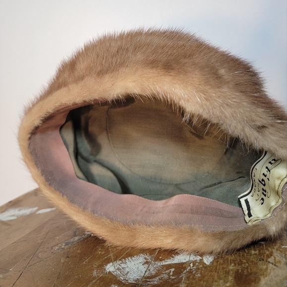 100% real fur vintage hat. Made in Canada. Small. - Picture 10 of 13
